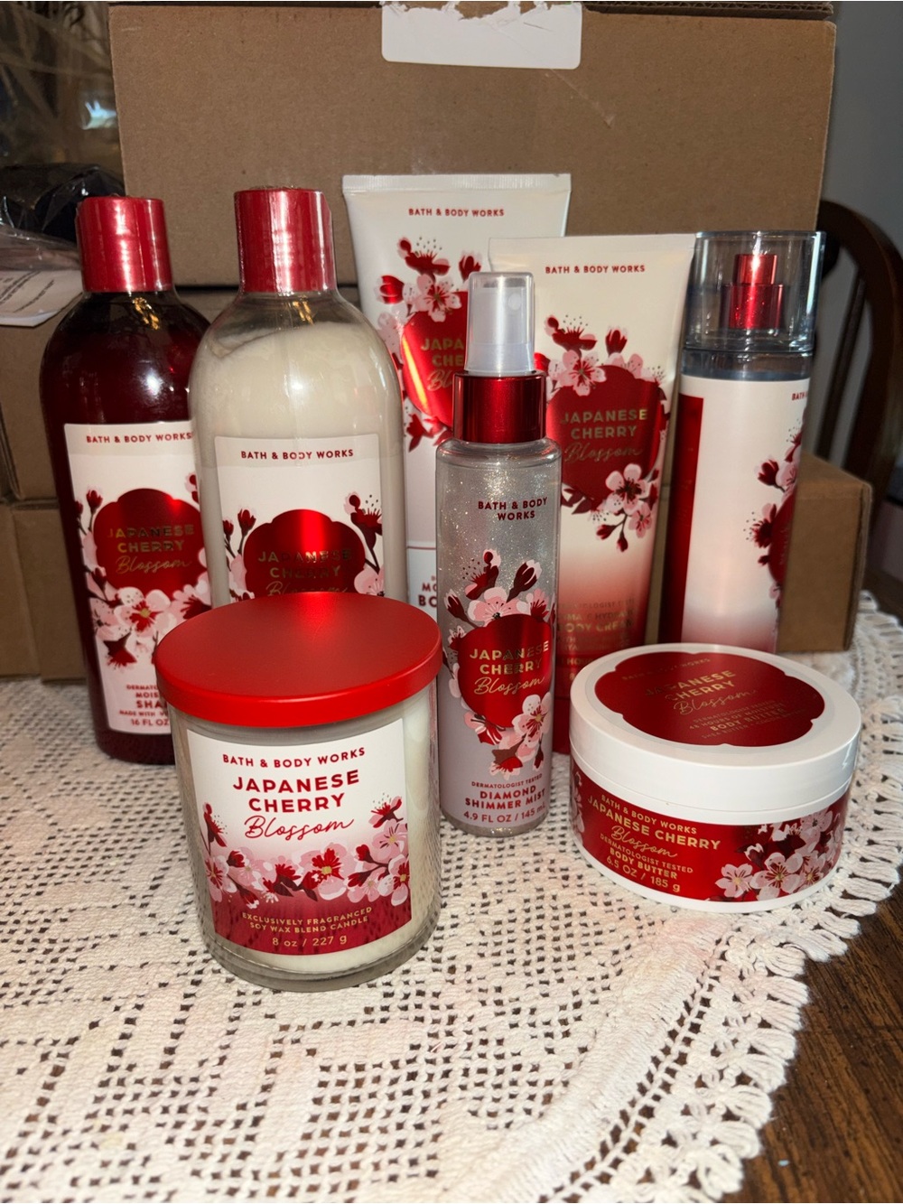 (2026) Bath & Body Works Japanese Cherry Blossom - Red & White Bath & Body Set